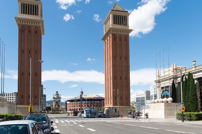 20160529_160320 D4S.jpg - Venetian Towers at Plaça d'Espanya